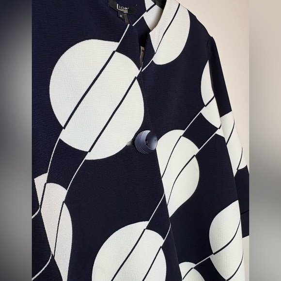 Chic Navy and White Patterned Blazer - Picture 2 of 9